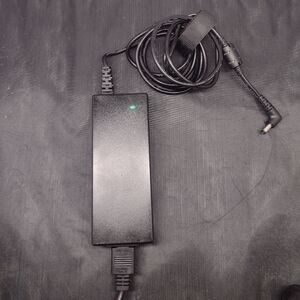 COPY - Inogen One G3 Universal AC Power Supply. Used only a few times.